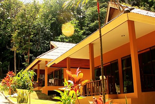 Tonsai Bay Resort 18