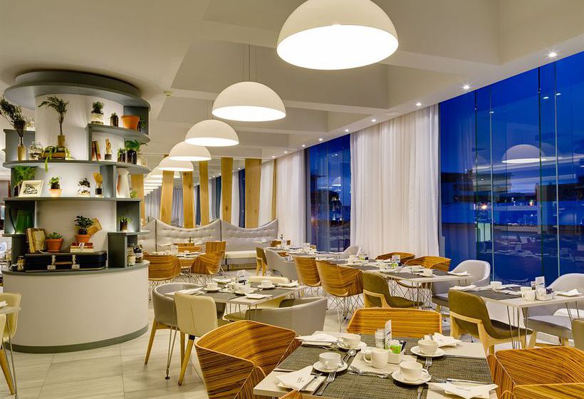 Protea Hotel Fire & Ice Cape Town 3