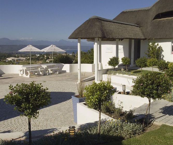 Whalesong Hotel & Hydro 10