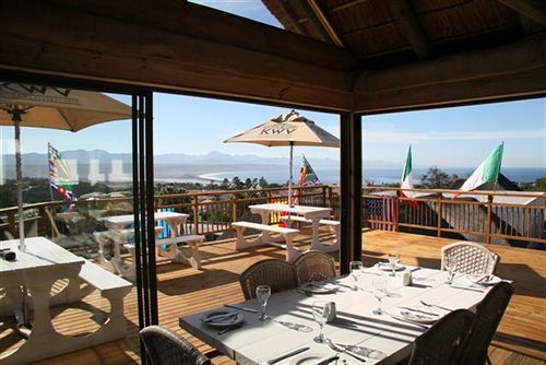 Whalesong Hotel & Hydro 19