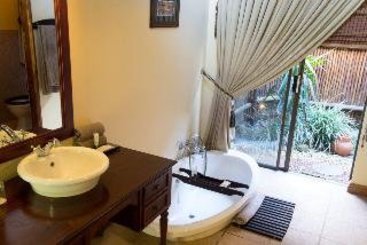 Hotel Mpongo Private Game Reserve 19