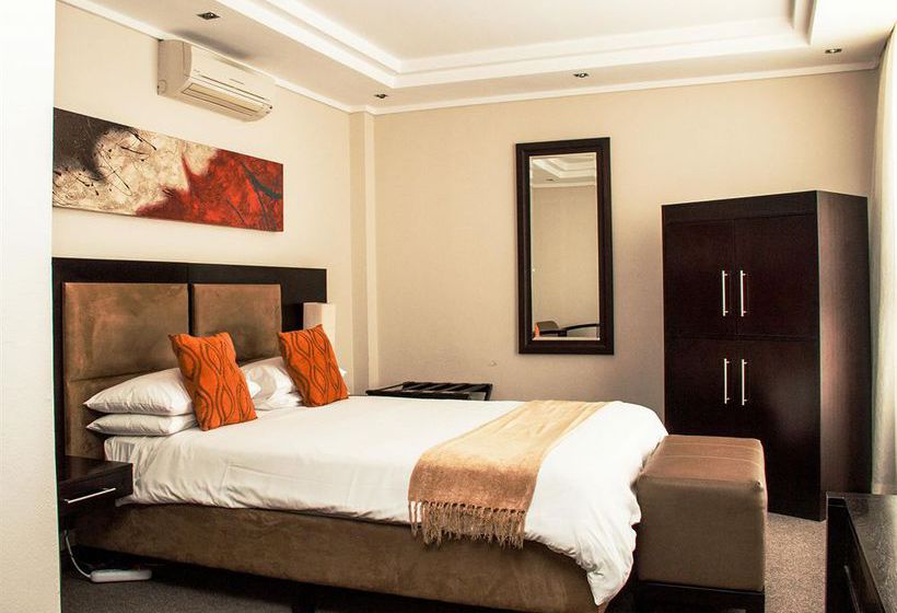 Urban Chic Boutique Hotel 18