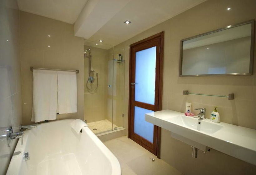 Hotel Bantry Beach Luxury Suites 17