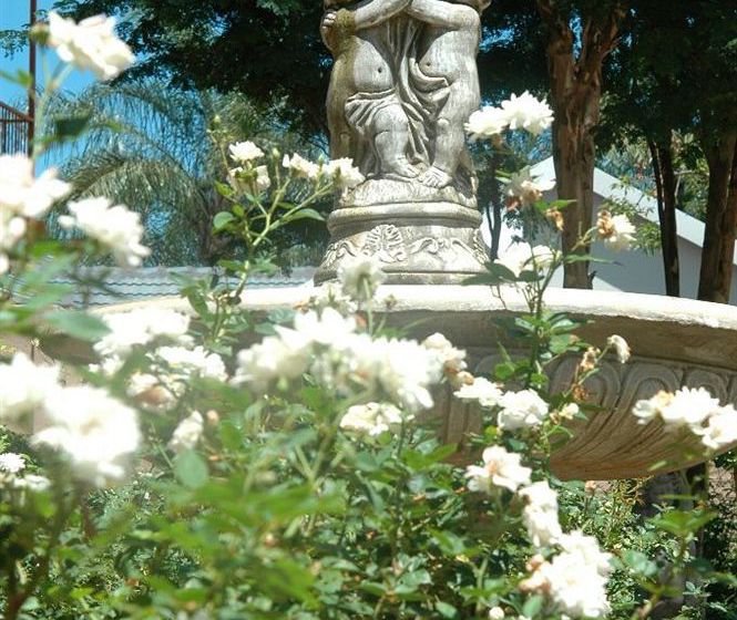 Hotel Purple Olive Guest House 9