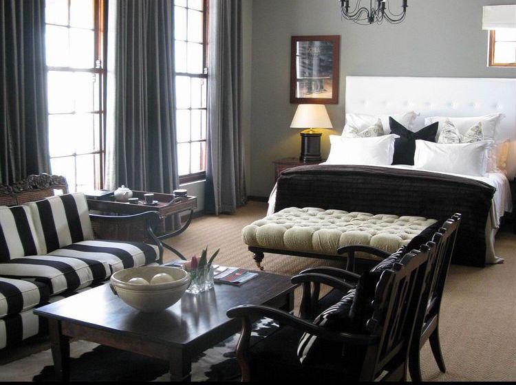 Hotel Lairds Lodge 1