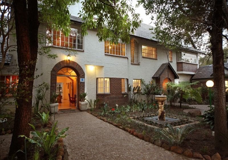 Fabz Estate Hotel & Restaurant 13