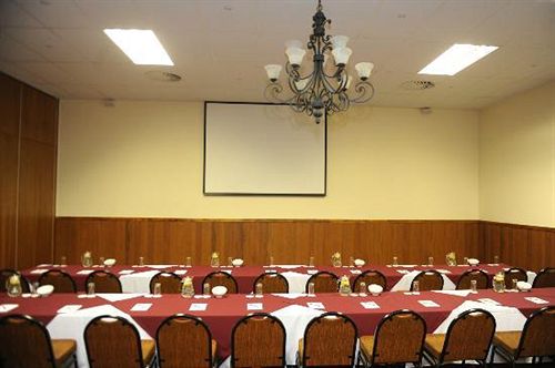 Fabz Estate Hotel & Restaurant 18