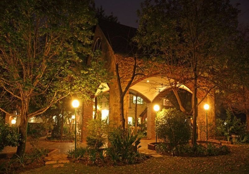 Fabz Estate Hotel & Restaurant 8