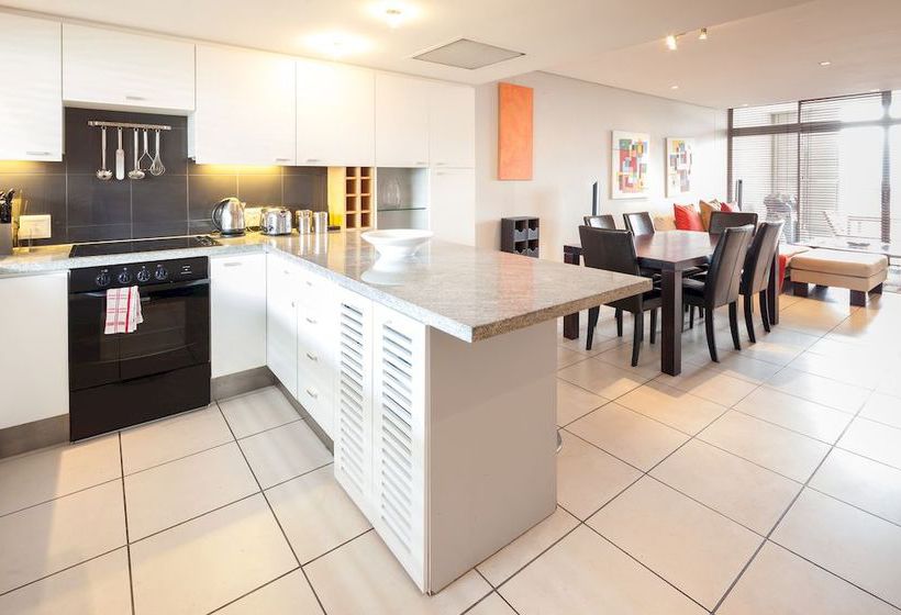 Hotel Harbouredge 11