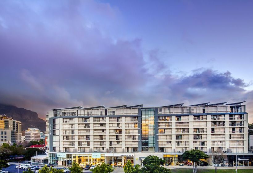 Hotel Harbouredge 19