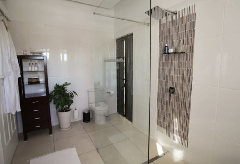 Hotel Point B Guest House 17