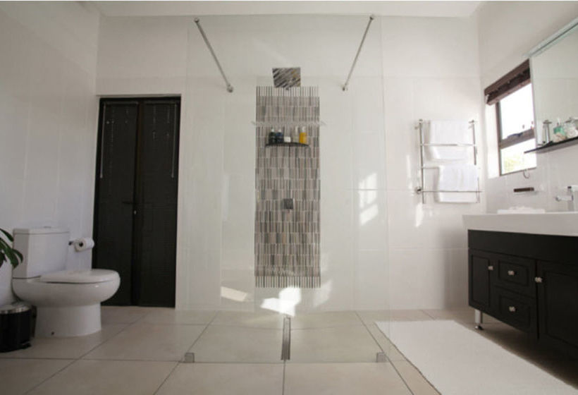 Hotel Point B Guest House 18