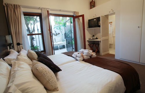 Hotel Point B Guest House 6