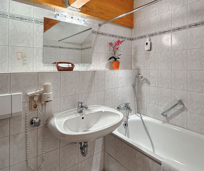 Hotel Altdeutsche Weinstube 6