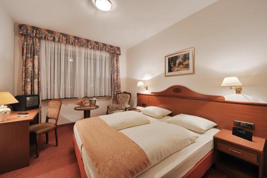 Hotel Altdeutsche Weinstube 7