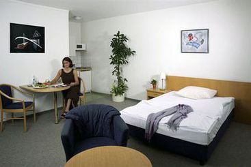 Hotel Boarding House Platanenhof 4