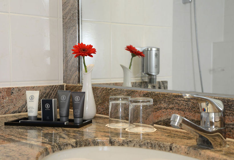 The Monarch Hotel 10