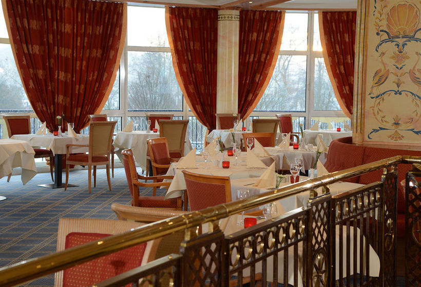 The Monarch Hotel 15