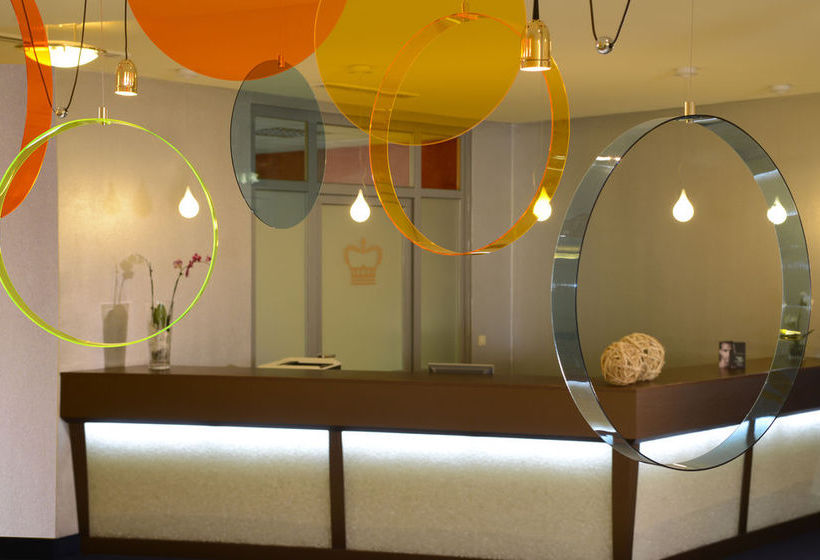 The Monarch Hotel 19