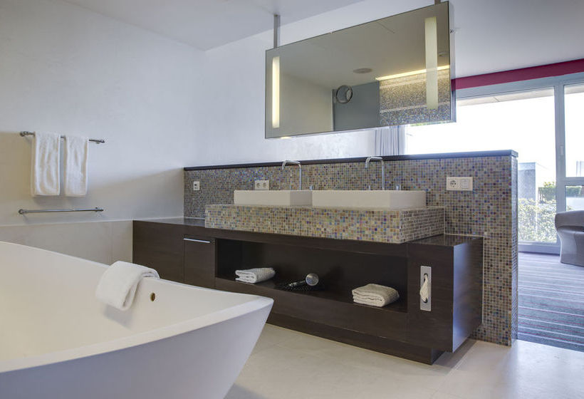 Radisson Blu Media Harbour Hotel 12