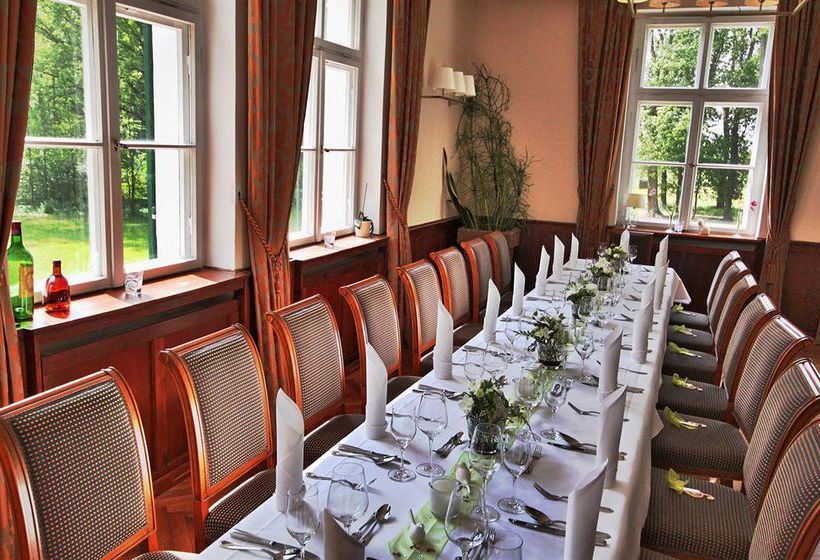 Hotel Schloss Burgellern 10