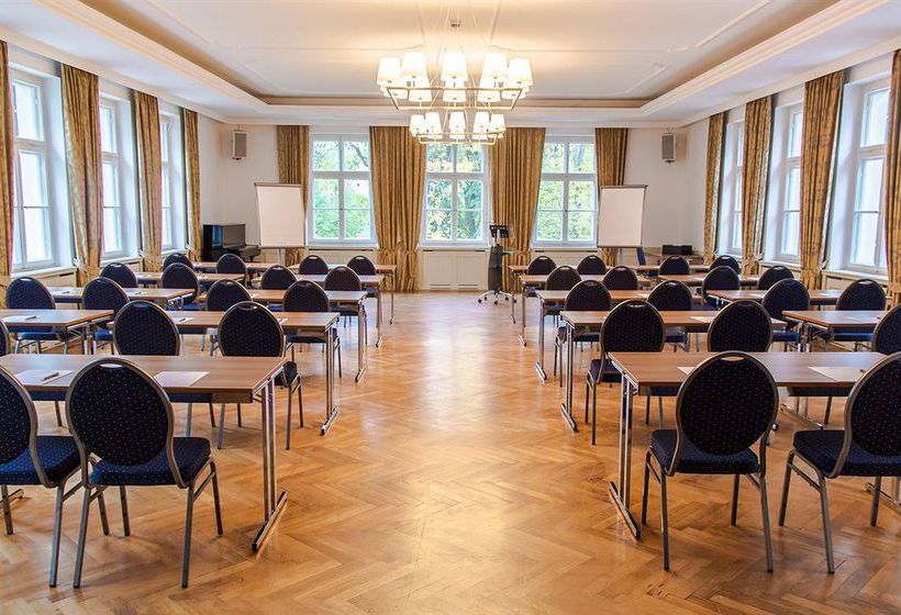 Hotel Schloss Burgellern 16