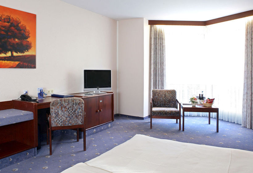 Top Cityline Hotel Elisenhof 15