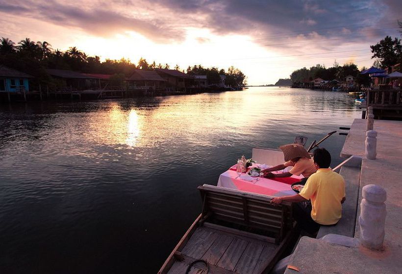 Hotel Aana Resort & Spa 4