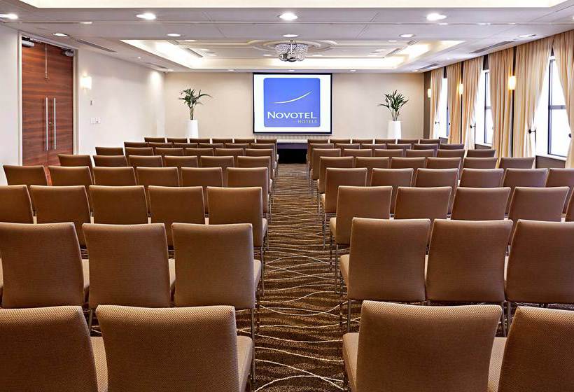 Novotel Cathedral Square 16