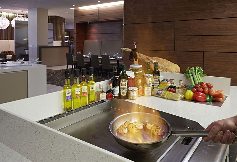 Novotel Cathedral Square 9