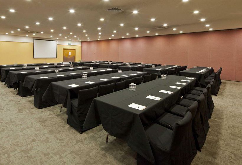 Distinction Hamilton Hotel & Conference Centre 17