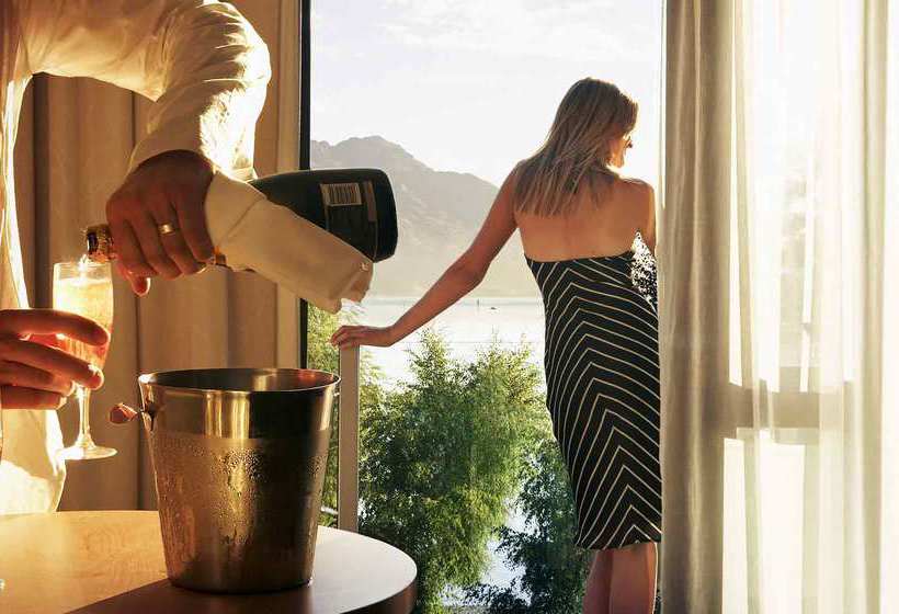 Novotel Queenstown Lakeside 5