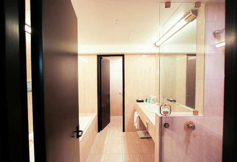 Amora Hotel Wellington 9