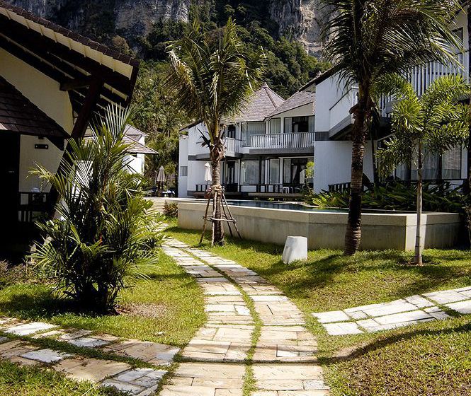 Peace Laguna Resort 3