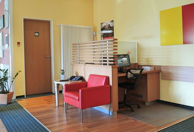 Hotel Ibis Frankfurt City Messe 18