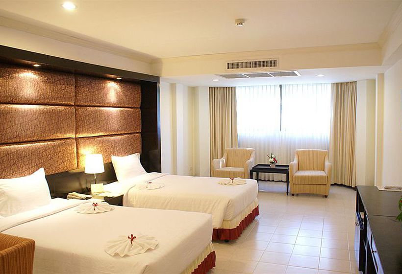 Hotel Royal Orchid Resort 12