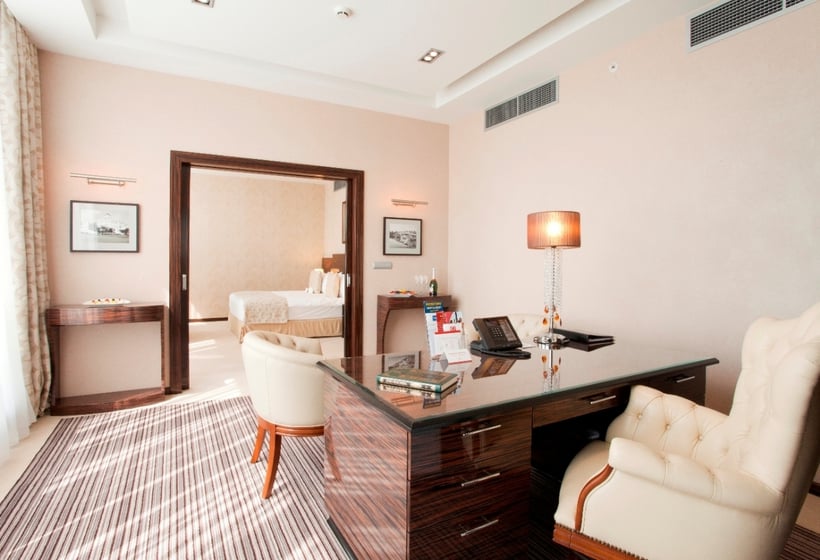 Hotel Crowne Plaza Moscow World Trade Centre 5