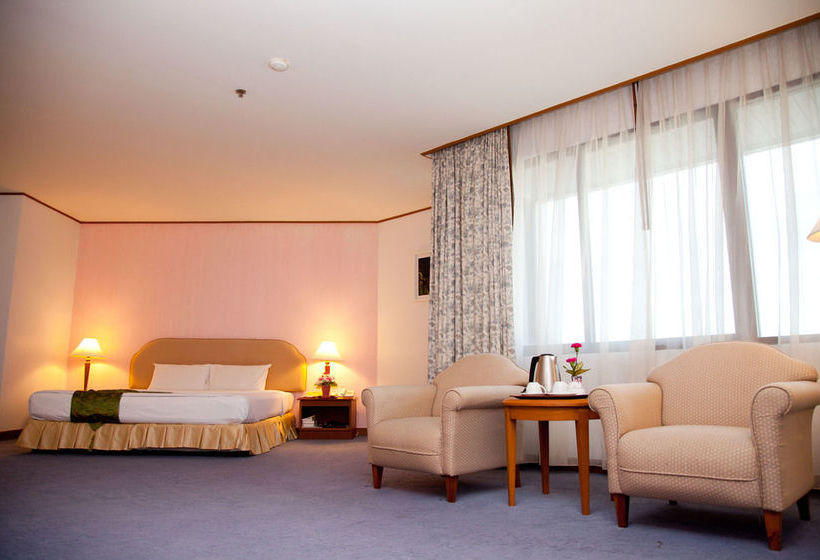 Hotel Thumrin Thana 4