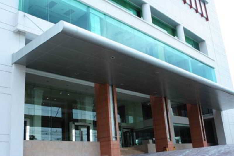 Richmond Stylish Convention Hotel 10