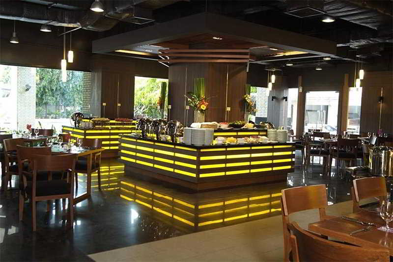 Hotel The Seasons Pattaya 11