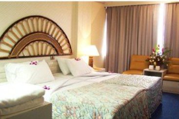 Tipchang Lampang Hotel 10