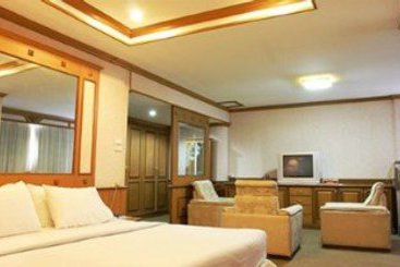 Tipchang Lampang Hotel 9