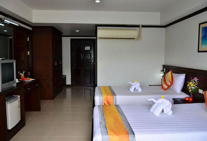 Hotel First Residence 11