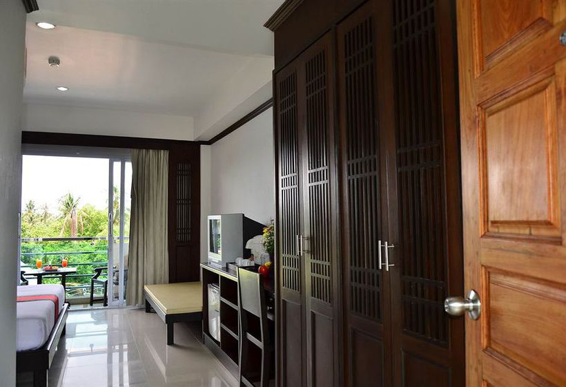 Hotel First Residence 12