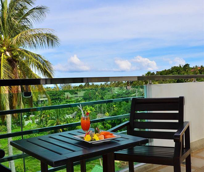 Hotel First Residence 8