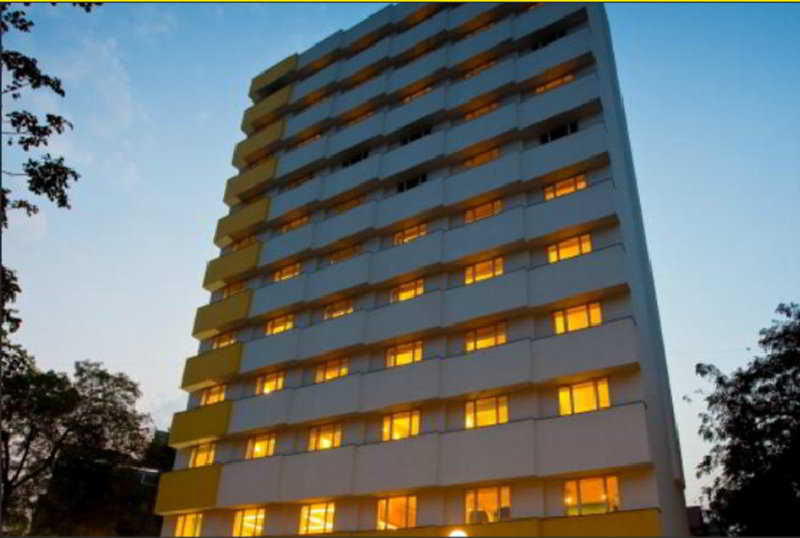 Hotel Lemon Tree Ahmedabad 13