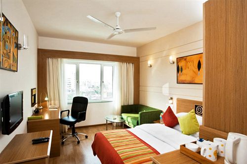 Hotel Lemon Tree Ahmedabad 8