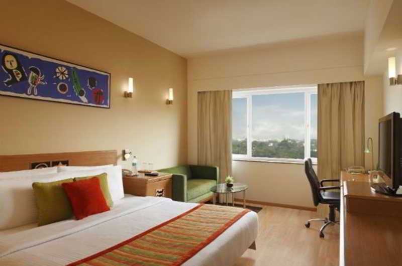 Hotel Lemon Tree Premier City Center 10