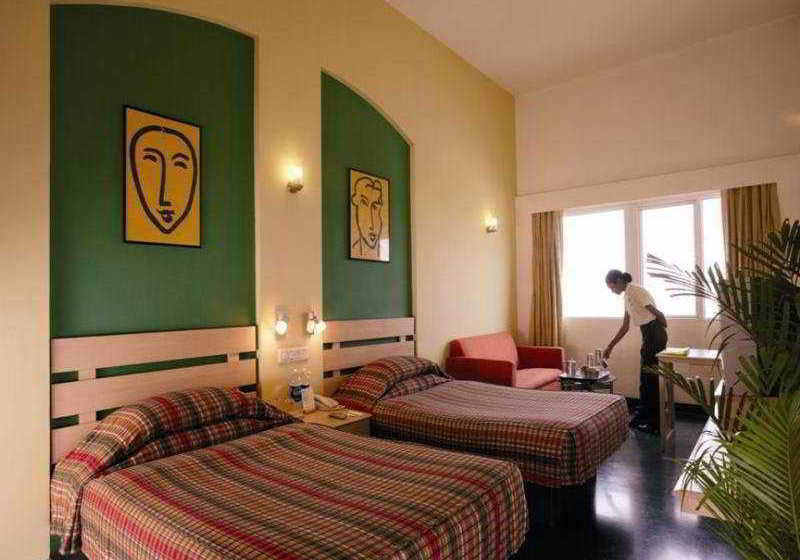 Hotel Lemon Tree Premier City Center 8