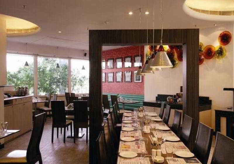 Hotel Lemon Tree Premier City Center 9